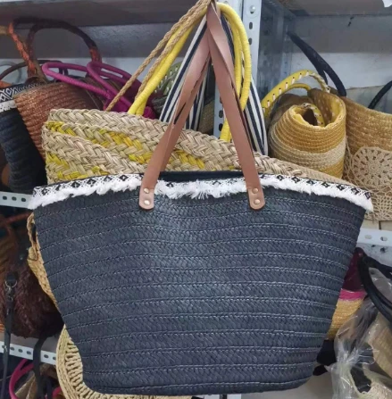 תיק חוף ארוג נייר שחור עם תחרה