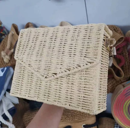 תיק חוף ליידי ראטן טבעי